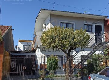 Casa · 143m² · 8 Ambientes · 3 Cocheras · Venta en Bloque Casa + 2 Departamentos en San Francisco Solano – Apto Crédito