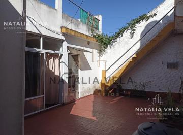Casa · 143m² · 8 Ambientes · 3 Cocheras · Venta en Bloque Casa + 2 Departamentos en San Francisco Solano – Apto Crédito