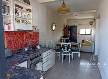 Casa · 143m² · 8 Ambientes · 3 Cocheras · Venta en Bloque Casa + 2 Departamentos en San Francisco Solano – Apto Crédito