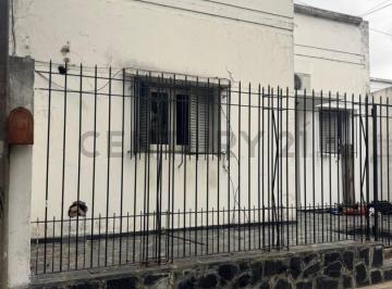 Casa · 101m² · 4 Ambientes · Casa a Reciclar en Venta La Plata