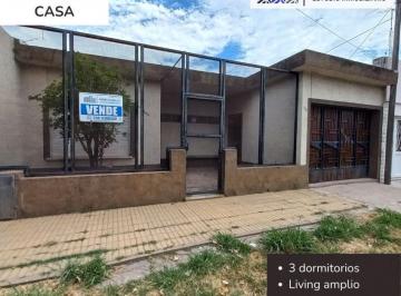 Casa · 150m² · 4 Ambientes · 1 Cochera · Casa de 3 Dorm. con Dependencias en Lamadrid 290