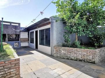 Casa · 156m² · 5 Ambientes · Casa en Venta en Ensenada, G. B. a. Zona Sur, Argentina