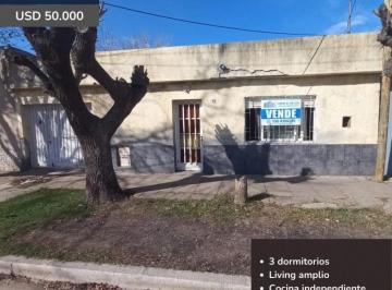 Casa · 156m² · 4 Ambientes · 1 Cochera · Casa de 3 Dorm. a Reciclar en San Lorenzo 1016