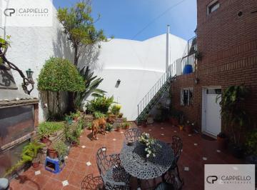 Casa · 160m² · 6 Ambientes · 1 Cochera · Casa con Cuatro Dorm. en Venta en Avellaneda