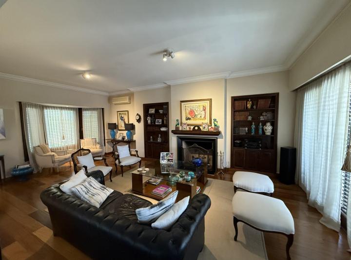 Casa · 420m² · 6 Ambientes · 2 Cocheras