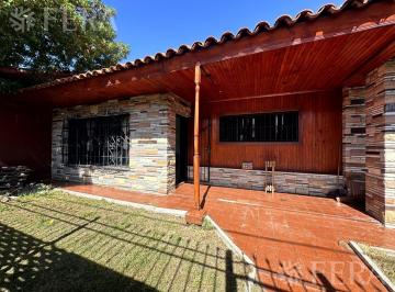 Casa · 77m² · 4 Ambientes · 1 Cochera · Venta Casa 4 Ambientes con Jardín y Fondo Libre en Wilde