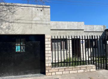 Casa · 70m² · 4 Ambientes · 1 Cochera · Casa en Zona Sur