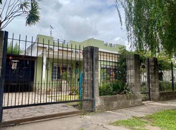 Casa de 3 ambientes, Almirante Brown · Casa en Venta