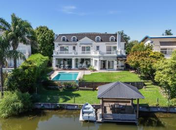 Casa · 790m² · 10 Ambientes · 2 Cocheras · Casa en Alquiler en Los Castores, Nordelta, Tigre