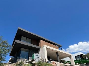 Casa · 510m² · 6 Ambientes · 2 Cocheras · Casa Venta - Pankana - a Estrenar
