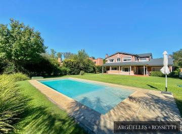 Casa · 332m² · 5 Ambientes · 2 Cocheras · Excelente Casa 4 Dorm. Kentucky