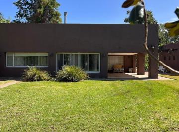 Casa · 260m² · 3 Ambientes · 1 Cochera · Casa 2 Dorm. Funes Elorza 2200