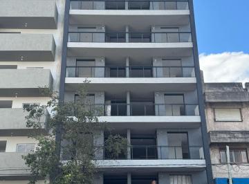 Departamento de 3 ambientes, Córdoba · B° General Paz - Av 24 de Septiembre - 2 Dorm. con Balcón a La Calle