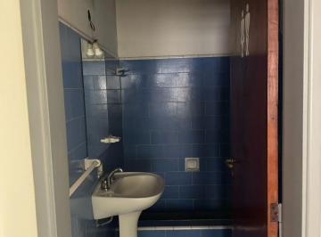 Casa de 3 ambientes, La Plata · Se Alquila Casa en Los Hornos.