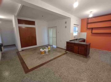 Casa de 4 ambientes, Córdoba · Alquilo Av Alem 475 Casa 2 Dorm Gge C/ Porton Levadizo Patio Chico.