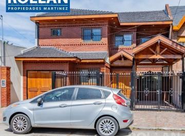 Casa · 360m² · 9 Ambientes · 2 Cocheras · Excelente Chalet 9 Amb, S/lote 10x51 M²! Venta. Carapachay