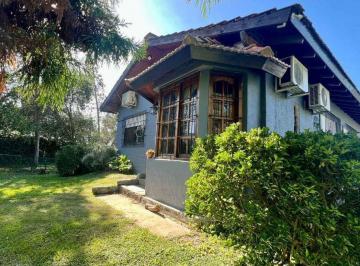 Quinta vacacional · 115m² · 3 Dormitorios · 3 Cocheras · Venta Casa Quinta con Quincho y Pileta Oportunidad