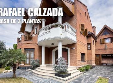 Casa · 386m² · 4 Ambientes · 6 Cocheras · Chalet en Venta en R. Calzada