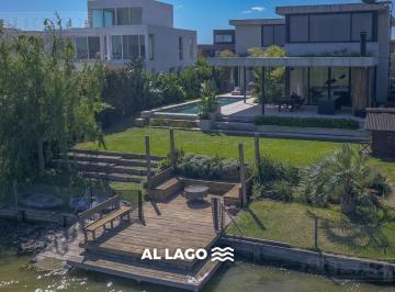 Casa · 406m² · 8 Ambientes · Casa en Venta Al Lago en Virazon de 4 Dorm. en Suite