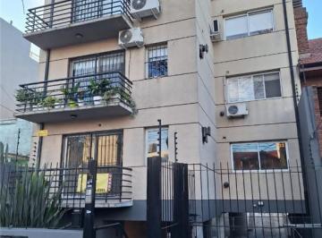 Departamento · 60m² · 2 Ambientes · 1 Cochera · .r. E. s. E. r. V. a. D. o.! Expensas Bajas, Todo Al Frente, Baño y Cocina Completos, m