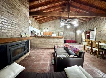 Casa · 133m² · 4 Ambientes · Se Vende Casa 3 Dorm. Villa General Belgrano