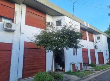 PH de 4 ambientes, Hurlingham · Duplex 4 Ambientes en Barrio Cartero