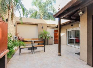 Casa · 185m² · 5 Ambientes · 2 Cocheras · Venta Casa 5 Ambientes Cochera y Patio - Liniers - Apto Credito