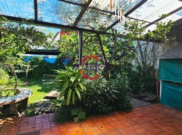 PH · 115m² · 4 Ambientes · 2 Cocheras · Venta Espacioso PH Al Fondo con Terraza, Cochera y Jardín en Munro