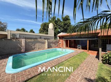 Casa · 233m² · 4 Ambientes · 3 Cocheras · Apto Crédito - Casa en Venta de 4 Ambientes con Cochera, Piscina y Quincho - Villa Ballester