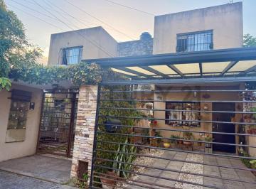 Casa · 103m² · 4 Ambientes · 1 Cochera · Venta de Dúplex 4 Ambientes en Ituzaingó Norte