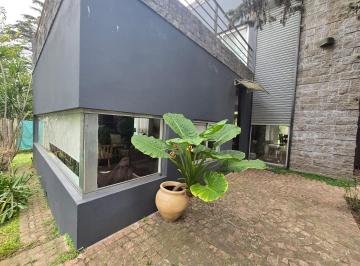 Casa · 250m² · 5 Ambientes · 7 Cocheras · Casa en Alquiler en Benavidez