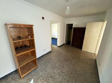 Departamento · 54m² · 4 Ambientes · Alquiler 2 Dorm. con Balcon Edificio de Escalera