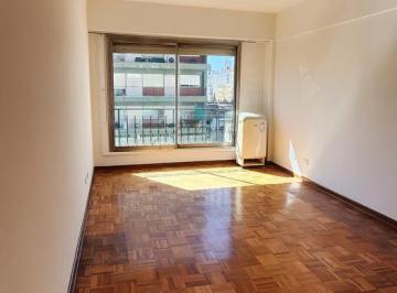 Departamento · 55m² · 2 Ambientes · 1 Cochera · Departamento 2 Ambientes con Cochera en Alquiler! Zona Centro