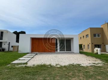 Casa · 265m² · 5 Ambientes · 369 - Casa en Venta a Estrenar - Costa Esmeralda - Piscina - Pileta - Cul de Sac de Sub Barrio Sende