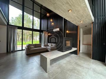 Casa · 250m² · 5 Ambientes · 078 - Casa en Venta a Estrenar - Costa Esmeralda - Piscina - Pileta - Cul de Sac de Sub Barrio Sende