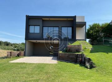Casa · 314m² · 6 Ambientes · Casa Venta Costa Esmeralda Senderos 4 a Estrenar Cul de Sac