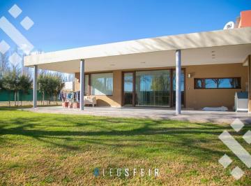 Casa · 201m² · 4 Ambientes · 2 Cocheras · Venta Casa 3 Dorm. B° Privado Costa Azul - Neuquén, Cap.