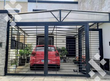 PH · 133m² · 4 Ambientes · 1 Cochera · Venta/permuta Amplio Duplex en Mendoza Capital por Depto en Neuquen