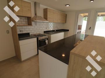 Casa · 145m² · 6 Ambientes · 2 Cocheras · Casa en Venta Bº La Consuelo Centenario