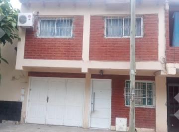 Casa · 135m² · 5 Ambientes · Venta Casa 3 Dorm. - B° Canal V, Neuquén