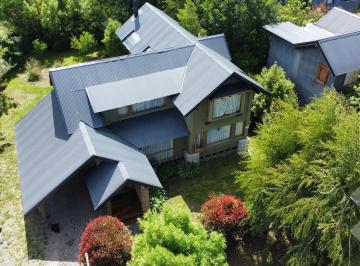 Casa · 178m² · 5 Ambientes · 1 Cochera · Venta Casa 3 Dorm. - Vega San Martin - San Martin de Los Andes