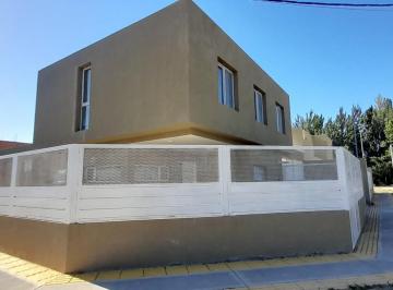 Casa · 199m² · 3 Ambientes · 2 Cocheras · Venta Casa 3 Dorm. - B° Parques de Taleros, Neuquén Capital