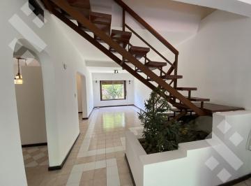 Casa · 824m² · 16 Ambientes · 3 Cocheras · Casa en Alquiler en Cipolletti