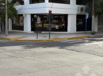 Local comercial · 183m² · 3 Ambientes · Venta Local Comercial Av Olascoaga