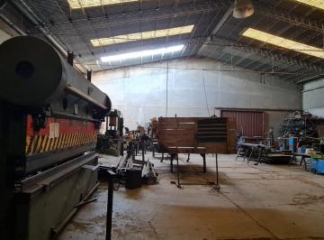 Bodega-Galpón · 475m² · 1 Ambiente · Alquiler: Galpon C/ Oficinas - Frente Ruta 22 - Gral Roca