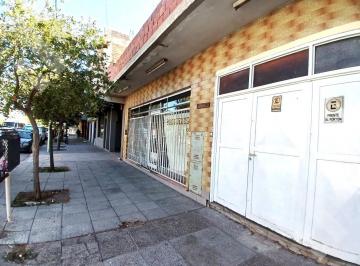 Casa · 132m² · 2 Dormitorios · 1 Cochera · Terreno Apto Desarrollo, Centro - Cipolletti