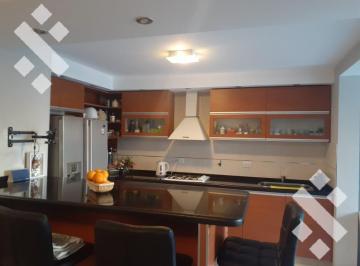 Casa · 197m² · 6 Ambientes · 2 Cocheras · Venta Casa 5 Dorm. - Jardines del Rey, Neuquén