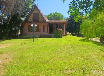 Casa · 150m² · 5 Ambientes · Venta/permuta: Casa 3 Dorm., 1 E/pb - Villa Mari Menuco - Neuquen