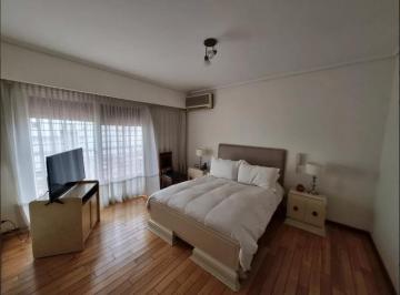 Departamento · 250m² · 6 Ambientes · 1 Cochera · Departamento en Flores 4 Dorm.