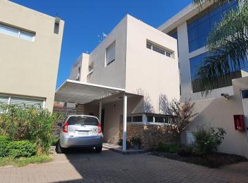 PH · 158m² · 4 Ambientes · 1 Cochera · Se Vende Duplex en Complejo Cerrado B Las Rosas! Zona Norte!